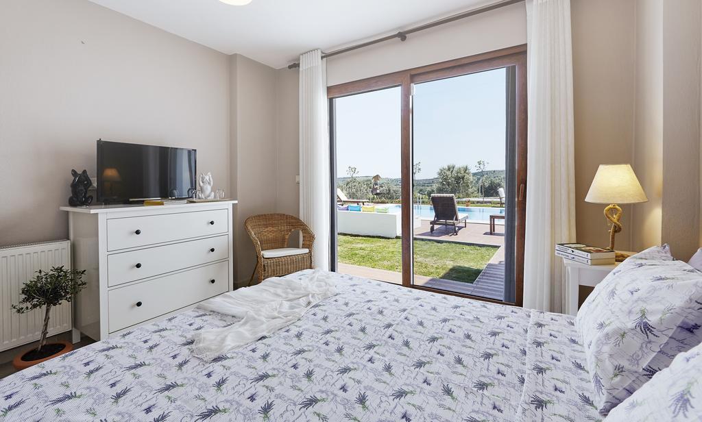 L'Olivier Guest House Алакати Стая снимка